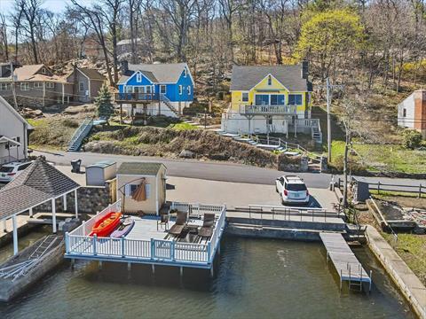 Dock