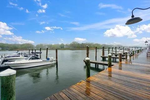 Dock