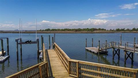 Dock