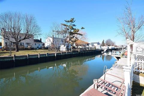 Dock