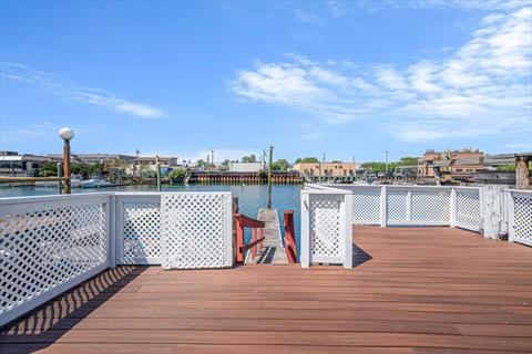 Dock