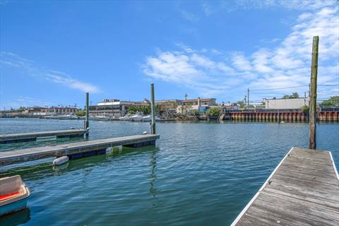 Dock