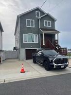 4 Years old construction/FEMA Compliant Home on Grand Canal. This stunning home features High Ceilings, Gourmet Kitchen with Open concept kitchen with an island, dining room and living room Designer Baths. 4 Bedroom, 3 Baths. Situated on last home on Cull-De-Sac, beautiful fire sprinkler system. Huge primary En-Suite, lots of walk in closet. 200 AMP electric, granite counter top and stainless steel appliances, energy door, low frow plumbin, mordern heating system, smart thermostat and central air. Close to transportation, Stores, Beach, Golf & Parks.