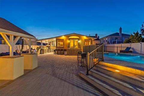 Dock