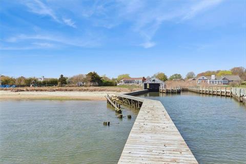Dock