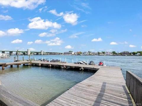 Dock