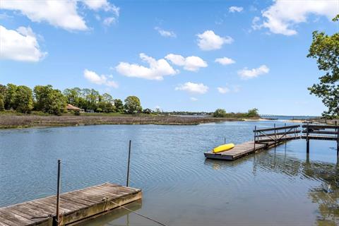 Dock