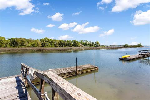 Dock