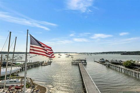 Dock