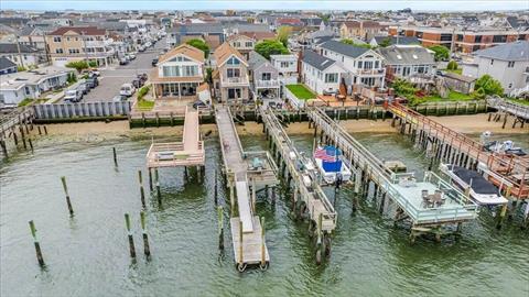 Dock