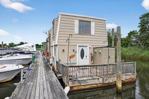 Dock