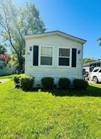 GREAT STARTER HOME WITH LITTLE RESPONSIBILITY, CONVENIENTLY LOCATED TO SHOPPING, TRANSPORTATION, SCHOOLS, RESTAURANTs & MUCH MORE. TWO BEDROOMS, ONE FULL BATH WITH AN EXTRA ROOM FOR OFFICE OR STORAGE. A MUST SEE!!!!!
