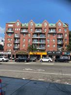 Cozy and bright 2 bedrooms condo in prime Flushing location. Open kitchen with hardwood floor, private balcony, doorman. Close to #7 train, LIRR, supermarkets, restaurants, stores, park...