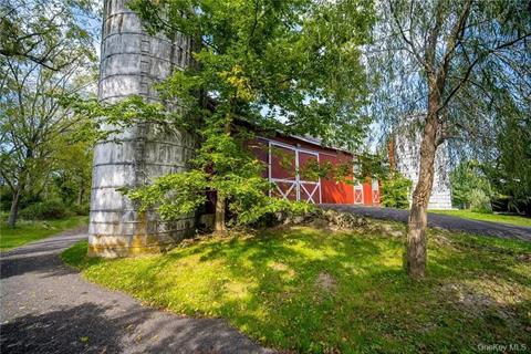 Barn