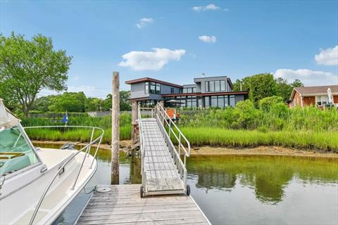 Dock