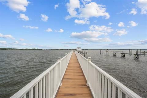 Dock