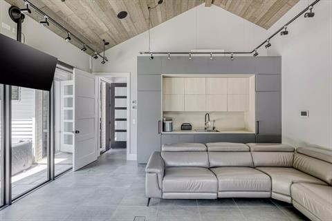 Guest Quarters