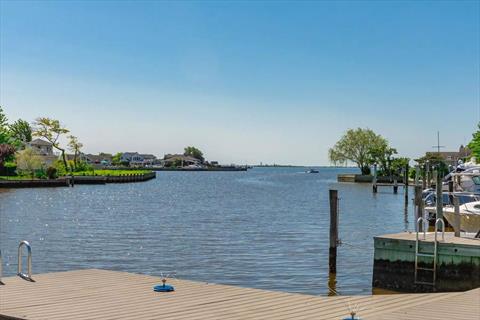 Dock