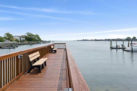 Dock