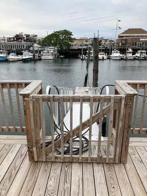 Dock