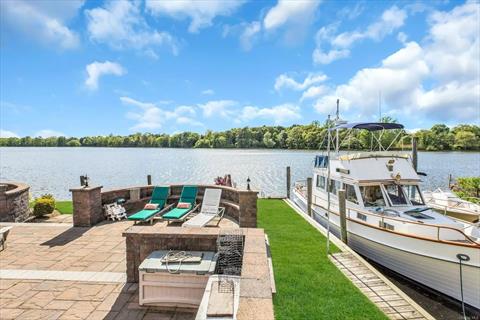 Dock