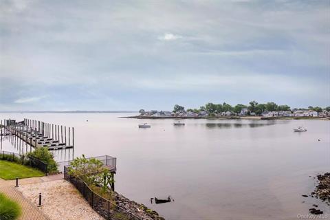 Dock