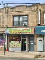 Mix-use building for sale Prime Located in Richmond Hill. 1fl-Restaurant $3120/per month (3% increase every year). 2nd floor $2800 (no lease). the tenants pay own utilities. building size 17.25x72 . Property tax $7184 (the owner only pay 65%). Cap rate 6%