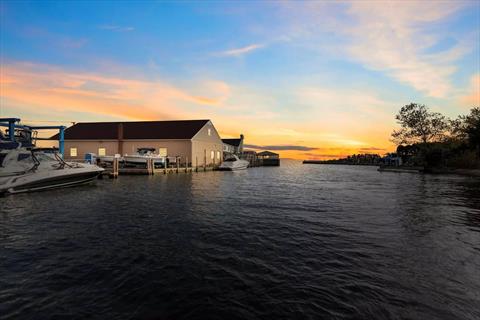 Dock