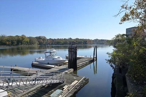 Dock