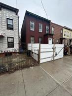 Semi-attached duplex House, 18.75&rsquo; x 30&rsquo; on an 18.75&rsquo; x 100&rsquo; Lot.Prime investment opportunity. With huge potential.This property is perfect for savvy investors. This Single-family home is vacant, fully gutted, and ready to be transformed.We strongly encourage cash buyers to take advantage of this exceptional offer..R5B Zoning.Perfect for someone who wants a flip, portfolio, investor, this property does not have a C of 0.