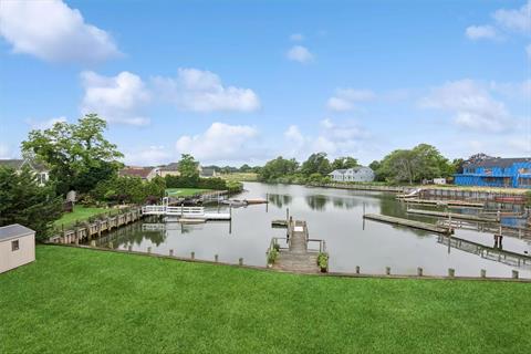 Dock