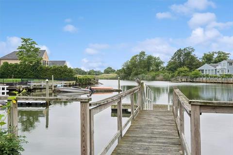 Dock