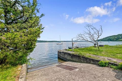 Dock