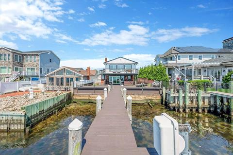 Dock