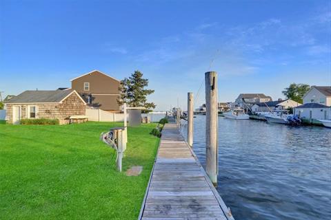 Dock