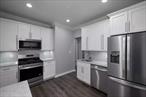 Ask About Our Amazing Specials*:Set on Riverhead&rsquo;s Main Street full with shops, restaurants, and attractions. Close to parks, golfing, and beaches. Charming building with beautiful 1 & 2 Bedroom apts. White Shaker Kitchen Cabs, SS Appls, W/D, Vinyl Flrs, HH, Window Treatments, Custom Closets, Barn Style Shower doors. Restrictions apply. Prices may change without notice.