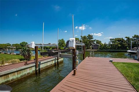 Dock