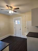 This one bedroom in the heart of Middletown updated kitchen includes the living room. There is a separate nice size bedroom and a private bathroom. Tenants have access to the driveway in the back of the apartment building. No need to look for parking. Great area that is walking distance to many types of eateries, bakeries, and convenient shopping. Come take a look!