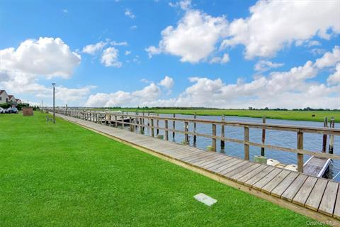 Dock
