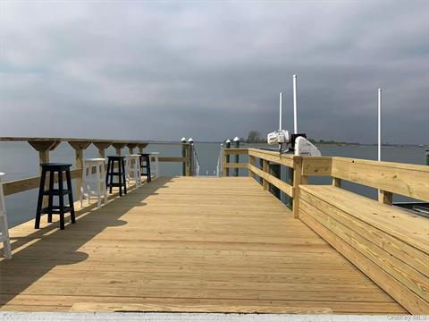 Dock
