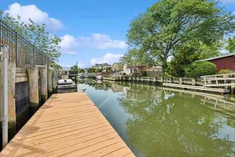 Dock