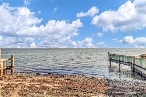 Dock