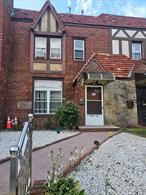 Attached 1 Family with 3 Bedrooms, Formal Dining Room, Living Room with/Fireplace, 1.5 Baths, 1 Car Garage