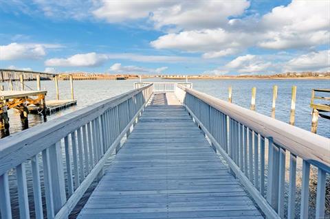 Dock