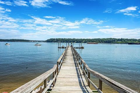 Dock