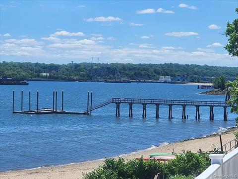 Dock