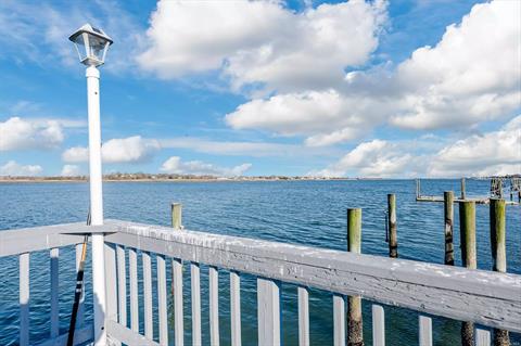 Dock