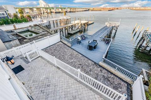 Dock