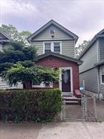 DON&rsquo;T MISS THIS SINGLE FAMILY DETACHED HOME IN FLATLANDS AREA. OFFERING OPEN FLOOR PLAN, HARDWOOD FLOORS, LARGE LIVING ROOM, FORMAL DINNING ROOM. EAT IN KITCHEN, 3 BEDROOM AMD FULL BATH ON THE 2ND FLOOR, FINISHED BASEMENT WITH SEPARATE ENTRANCE, FULL BATHROOM. 2 CAR GARAGE, THATS BEEN CONVERTED TO A 3 SEASON HOUSEPATIO AND FENCED IN YARD.