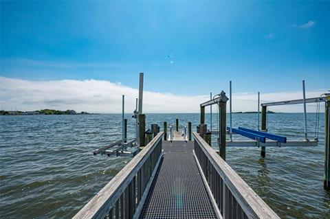 Dock